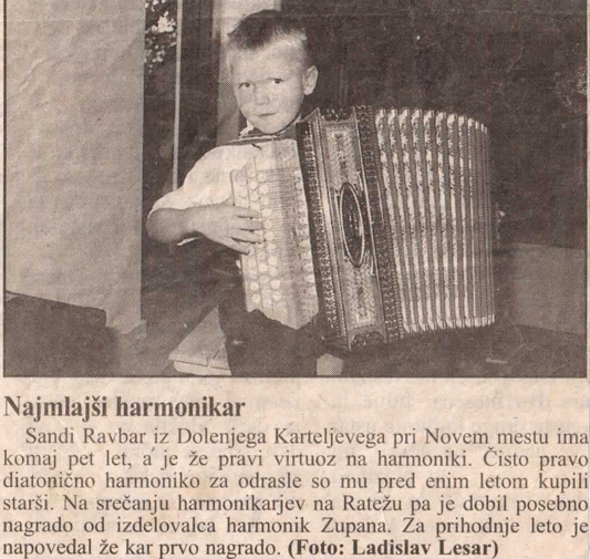 Članek o Sandiju: Najmlajši harmonikar.